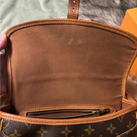 Louis Vuitton Sologne Vintage Crossbody Bag **Authentic - Picture 11 of 17